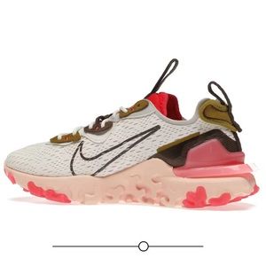 Nike Women’s React Vision D/MS/X Sneaker